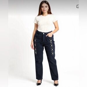 Japanese Embellished Black Skinny Jeans with Skulls Modern Finish